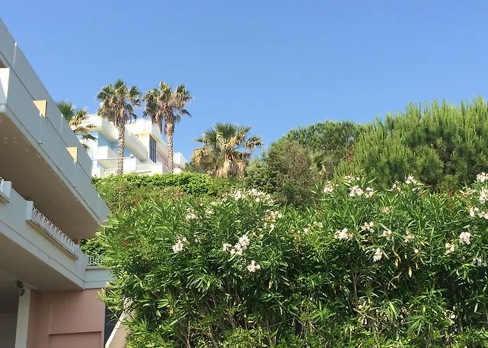 Azzurro Apartmanhotel 3*