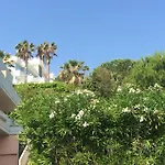 Azzurro Aparthotel 3*