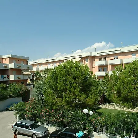 Azzurro Appart hôtel 3*