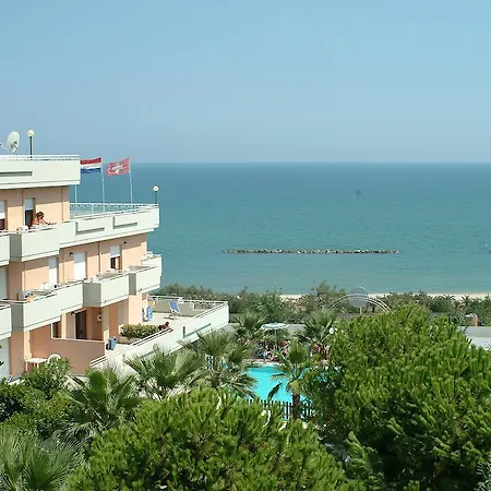Apartmanhotel Azzurro 3*