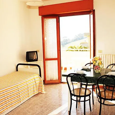 Azzurro Aparthotel Massignano