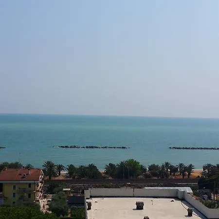 Azzurro شقة فندقية Massignano