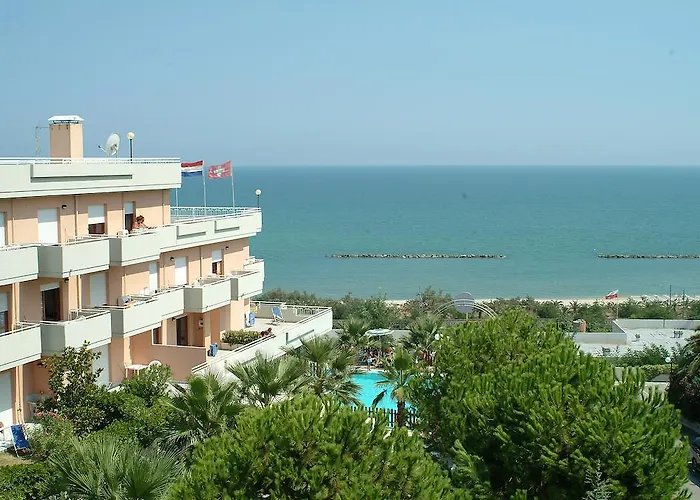 Апарт-отель Azzurro 3*