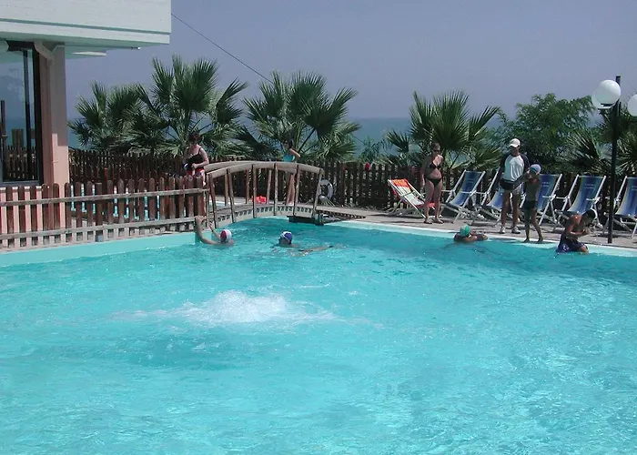 Апарт-отель Azzurro 3*